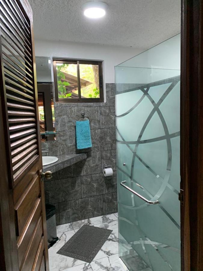 Casa Mambo Bed & Breakfast Cahuita Dış mekan fotoğraf