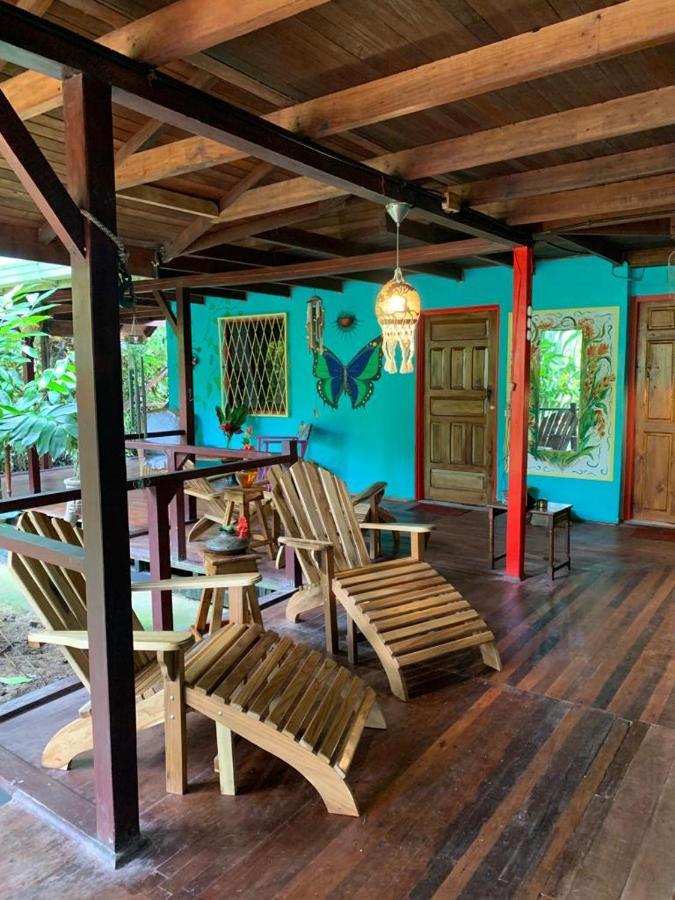 Casa Mambo Bed & Breakfast Cahuita Dış mekan fotoğraf