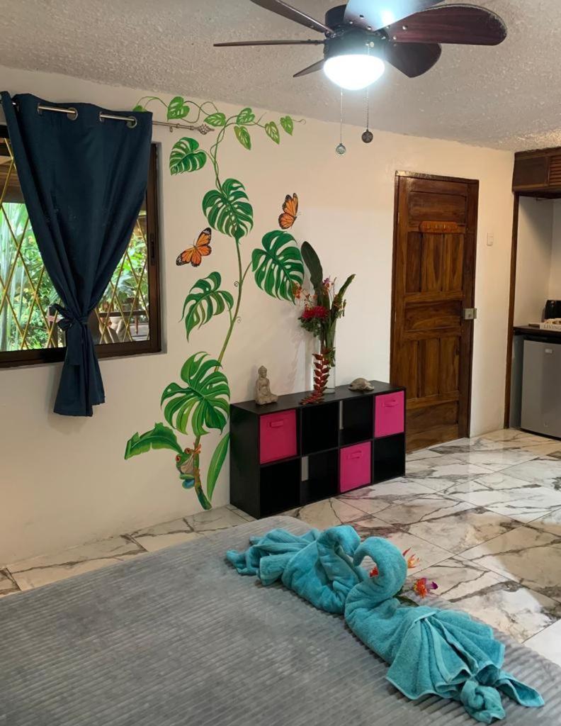 Casa Mambo Bed & Breakfast Cahuita Oda fotoğraf